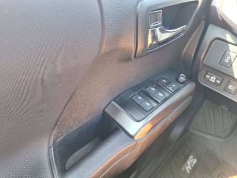 Used 2023 Toyota Tacoma TRD Sport w/ Technology Package AWD/4WD image 20
