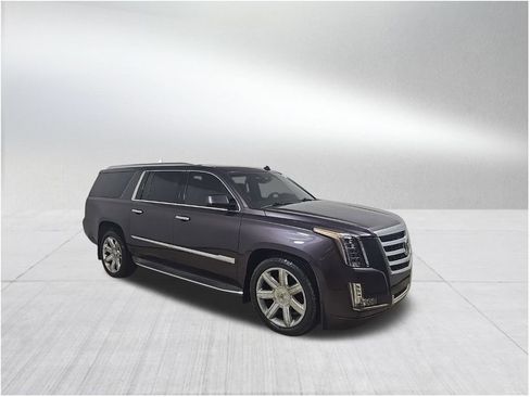 Used 2015 Cadillac Escalade ESV Premium image 2