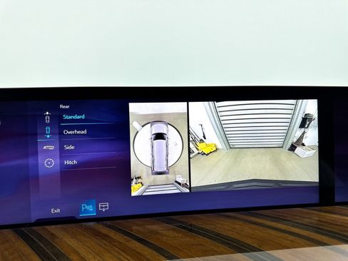 Used 2025 Cadillac Escalade ESV Sport Platinum w/ LPO, ONYX Package image 18