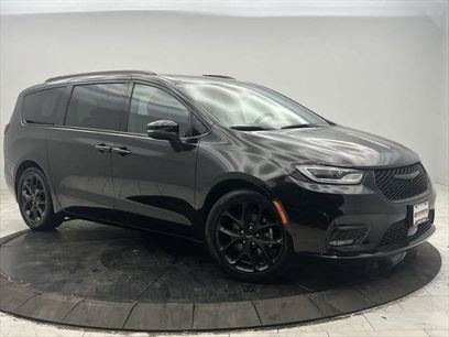 Certified 2023 Chrysler Pacifica Touring-L w/ S Appearance Package