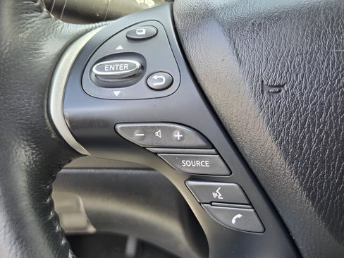 Used 2020 Nissan Pathfinder SV AWD/4WD image 24