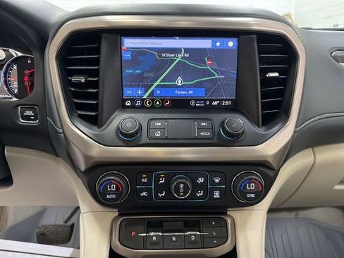 Used 2023 GMC Acadia Denali w/ Denali Ultimate Package AWD/4WD image 18