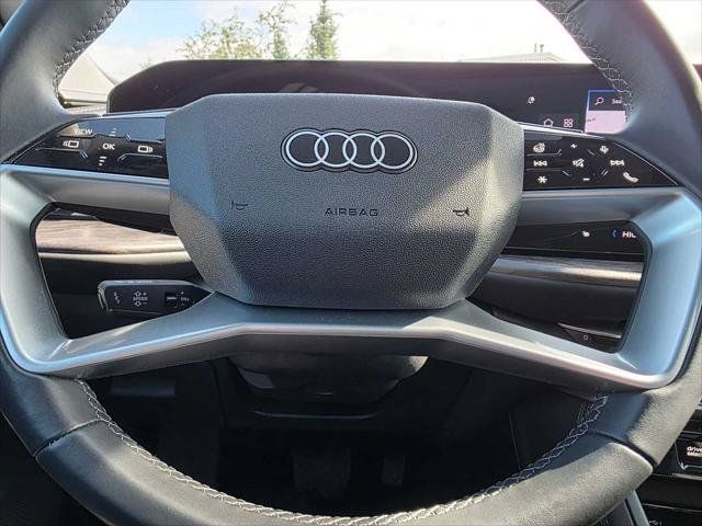 Used 2025 Audi Q5 Premium w/ Convenience Package AWD/4WD image 24