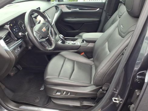 Used 2023 Cadillac XT5 Premium Luxury w/ LPO, Floor Liner Package AWD/4WD image 9
