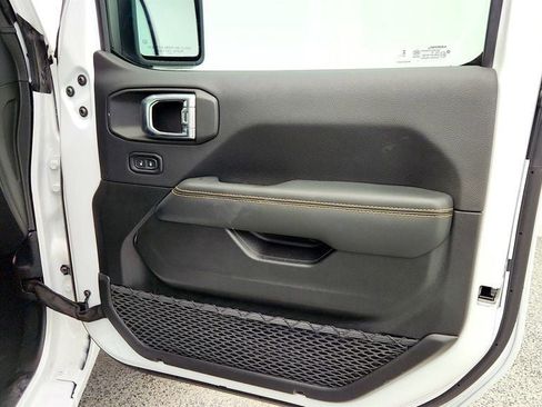 Used 2025 Jeep Wrangler Unlimited Sahara w/ Safety Group image 26