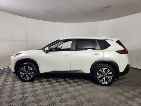 Used 2023 Nissan Rogue SV FWD image 4