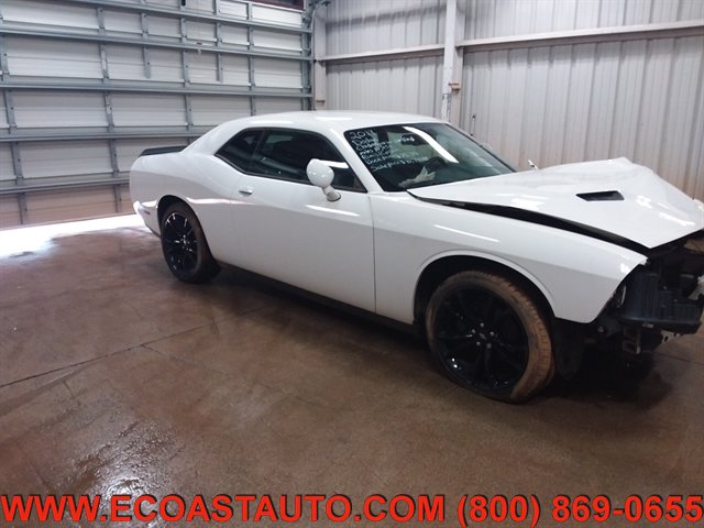 Used 2018 Dodge Challenger SXT w/ Blacktop Package RWD image 1