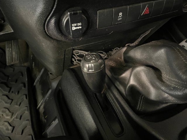 Used 2014 Jeep Wrangler Unlimited Sport w/ Max Tow Package AWD/4WD image 11