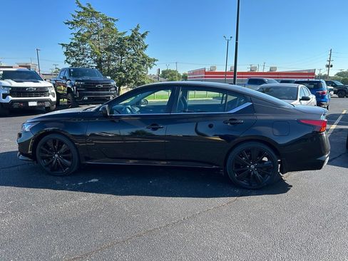 Used 2022 Nissan Altima 2.5 SR w/ Midnight Edition Package FWD image 6