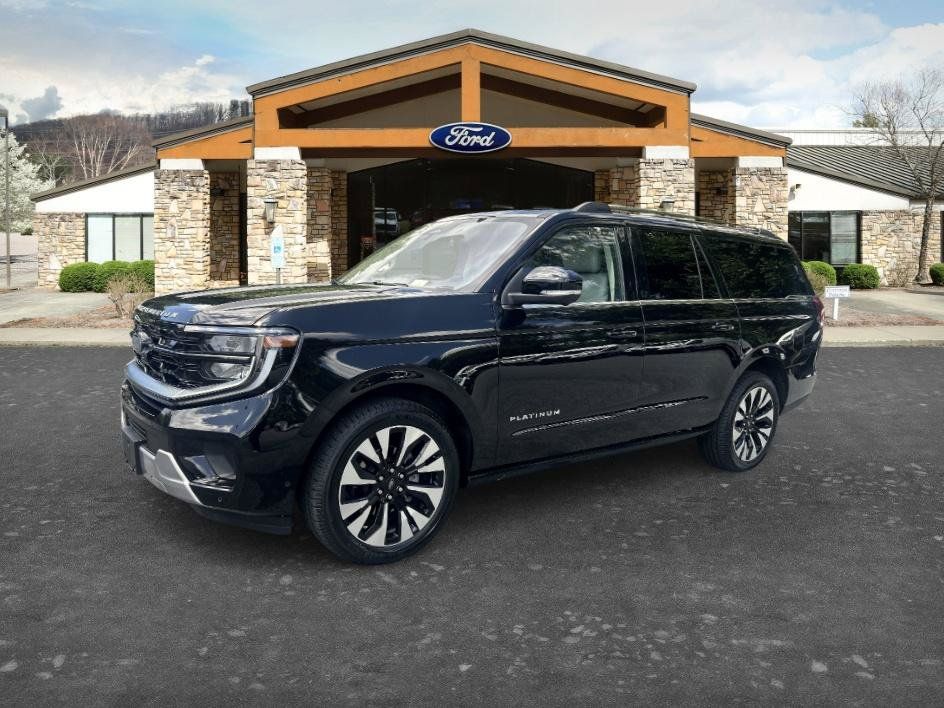 Used 2025 Ford Expedition Max Platinum w/ Driver's Package AWD/4WD image 1