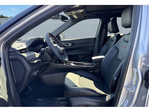 New 2026 Jeep Compass Trailhawk w/ Sun, Sound & Navigation Group image 11