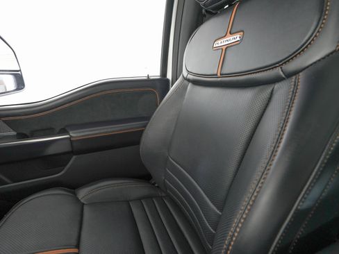 Used 2023 Ford F450 Platinum w/ FX4 Off-Road Package image 29