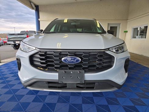 Used 2025 Ford Escape ST-Line image 2