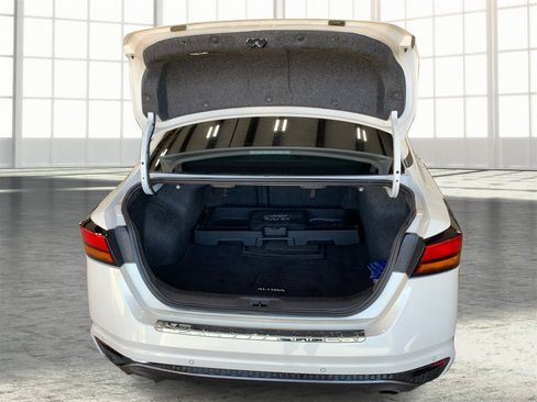 Used 2022 Nissan Altima 2.5 SR image 11