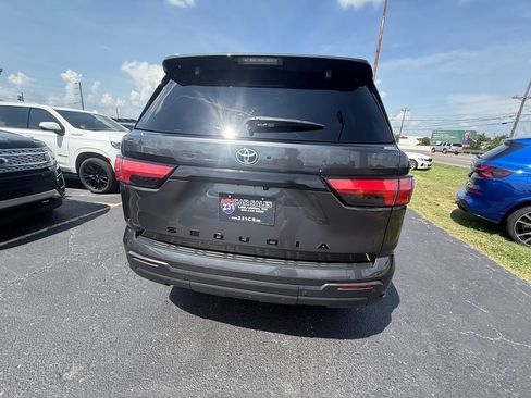 Used 2023 Toyota Sequoia SR5 w/ SR5 Premium Package AWD/4WD image 4