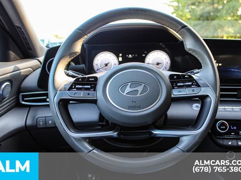 Used 2025 Hyundai Elantra SEL FWD image 23