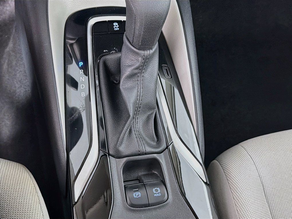 Used 2022 Toyota Corolla LE FWD image 22