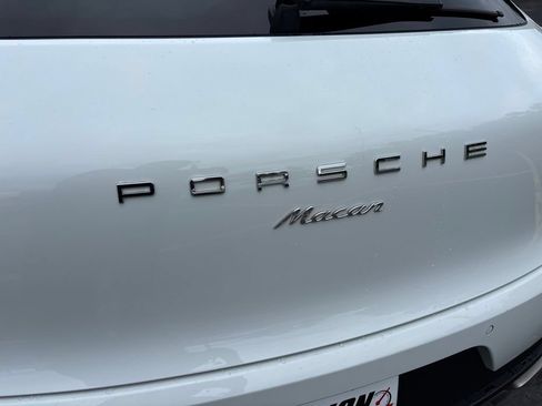 Used 2017 Porsche Macan AWD/4WD image 14