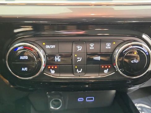 Used 2025 Chevrolet Trax ACTIV w/ Driver Confidence Package image 33