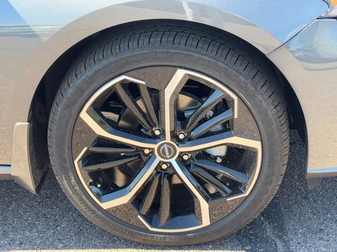 New 2025 Nissan Altima 2.5 SR w/ SR Premium Package image 10