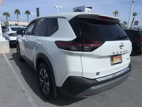 Used 2023 Nissan Rogue SV image 10