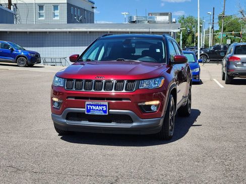 Used 2021 Jeep Compass Latitude FWD image 3