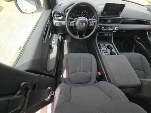 Used 2025 Honda Pilot Sport image 17