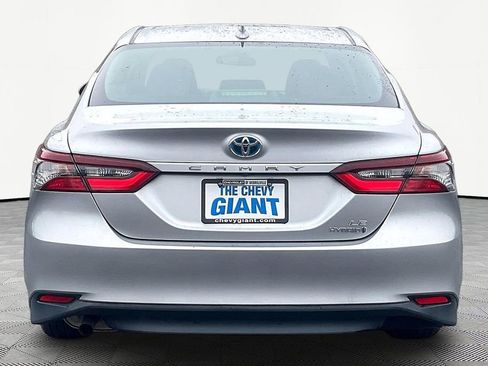 Used 2021 Toyota Camry LE image 6