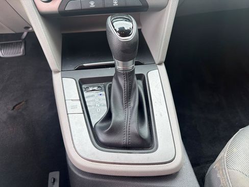 Used 2018 Hyundai Elantra SEL FWD image 24