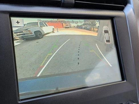 Used 2017 Ford Fusion SE w/ Fusion SE Technology Package image 6