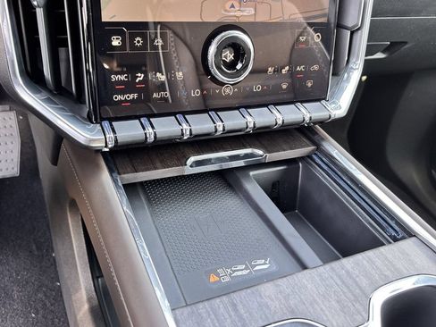 New 2026 GMC Acadia Denali Ultimate w/ LPO, Floor Liner Package AWD/4WD image 15