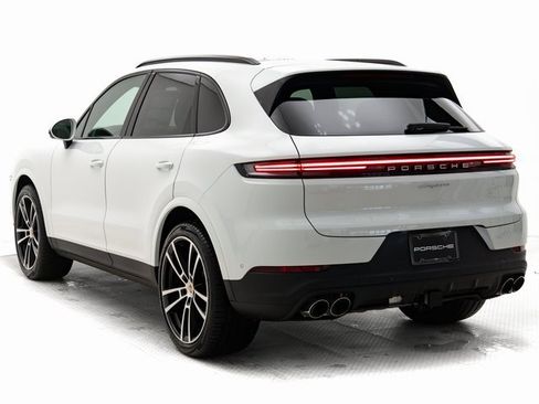 New 2026 Porsche Cayenne image 3