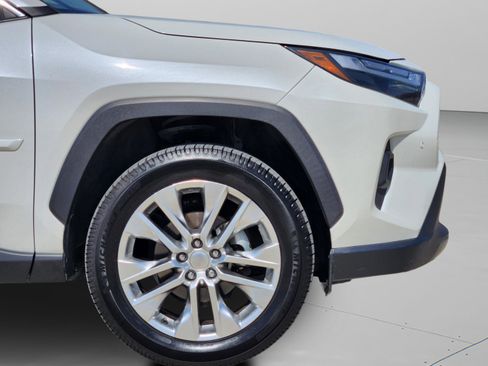 Used 2022 Toyota RAV4 Limited FWD image 10