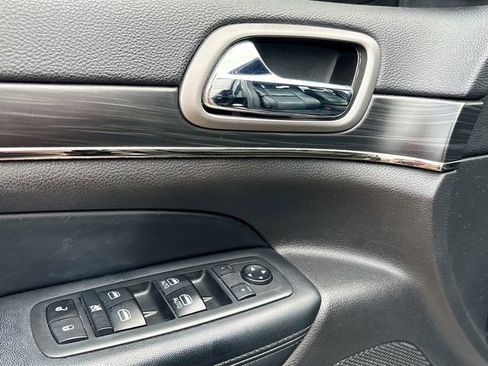 Used 2020 Jeep Grand Cherokee Limited X image 20