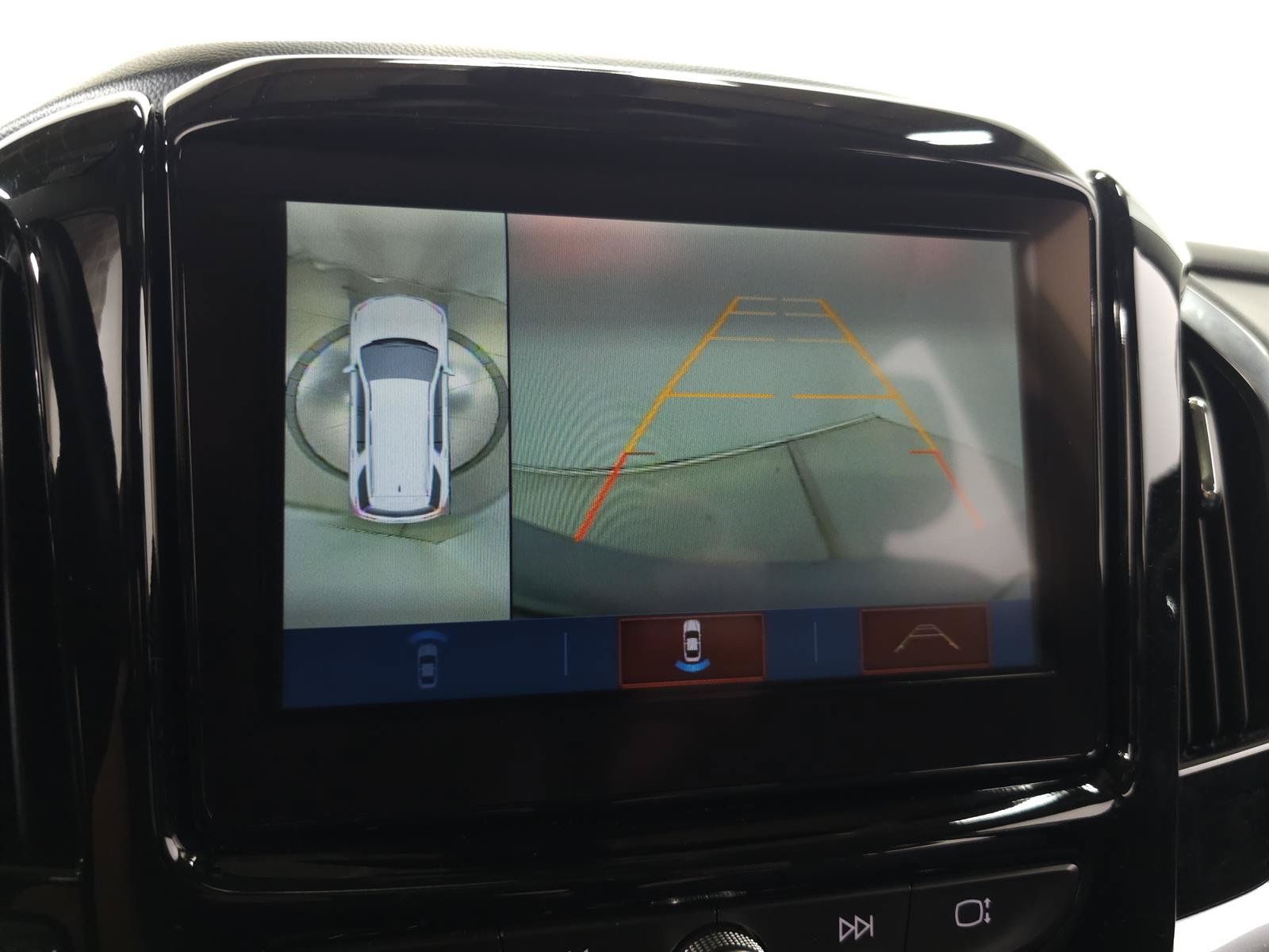 Used 2018 Chevrolet Traverse LT w/ LPO, Floor Liner Package AWD/4WD image 26