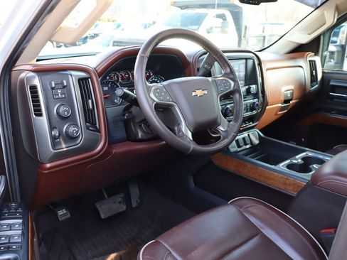Used 2019 Chevrolet Silverado 3500 High Country w/ Duramax Plus Package image 17