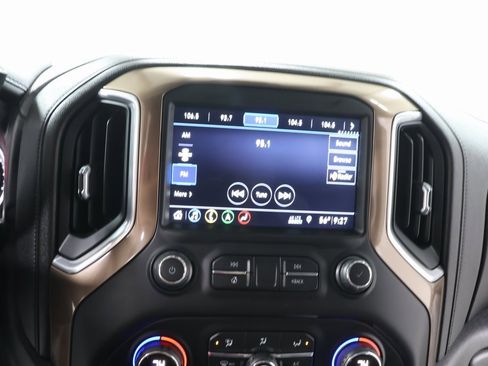 Used 2019 Chevrolet Silverado 1500 High Country image 12