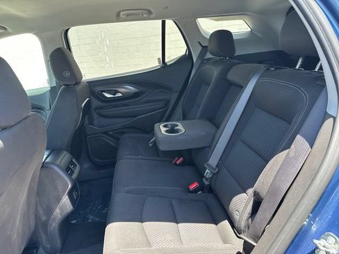 Used 2024 GMC Terrain SLE AWD/4WD image 28