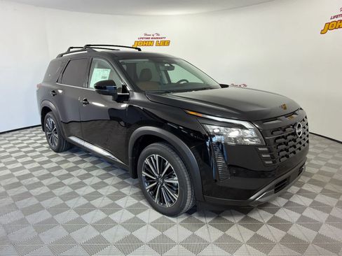 New 2026 Nissan Pathfinder Platinum FWD image 8