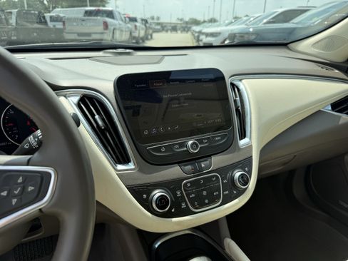 Used 2024 Chevrolet Malibu LT FWD image 19