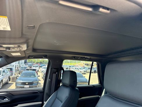 Used 2023 Chevrolet Tahoe LT w/ LT Signature Package AWD/4WD image 18