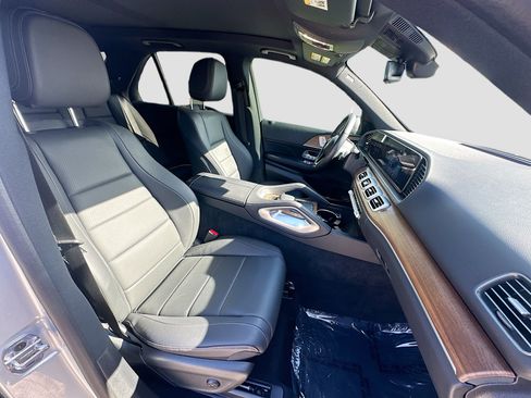 Used 2025 Mercedes-Benz GLE 450 GLE 450 w/ Winter Package image 34
