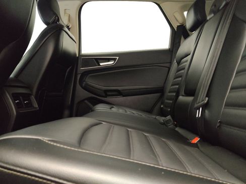 Used 2017 Ford Edge SEL w/ Equipment Group 201A AWD/4WD image 18