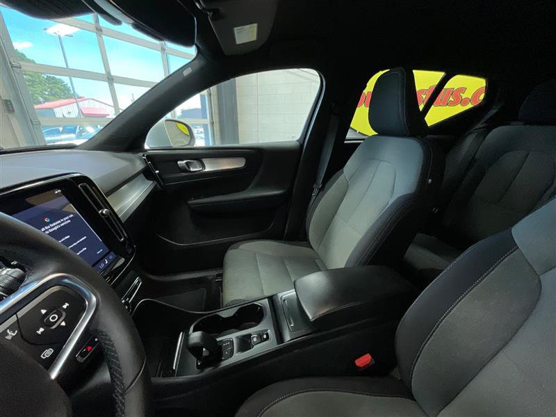 Used 2023 Volvo XC40 B5 Core AWD/4WD image 12