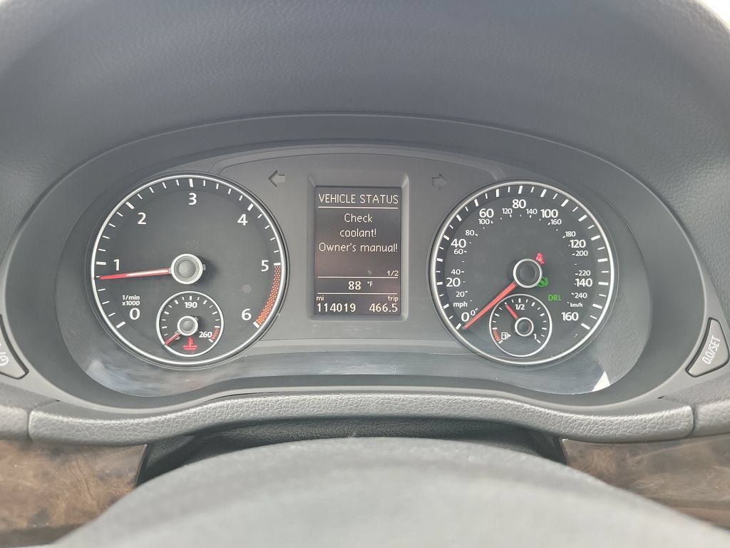 Used 2014 Volkswagen Passat TDI SEL Premium FWD image 24