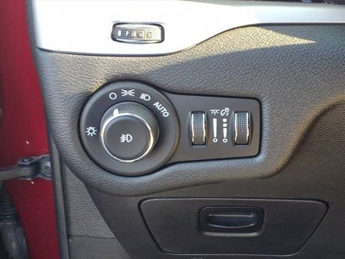 Used 2017 Jeep Cherokee Limited w/ Trailer Tow Group image 21