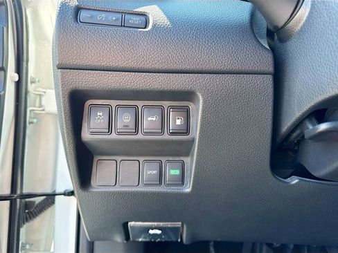 Used 2019 Nissan Rogue SV FWD image 33