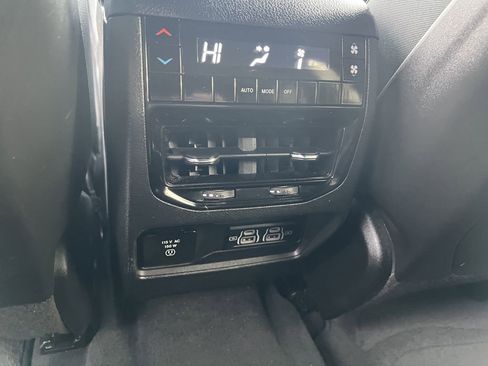 Certified 2024 Jeep Grand Cherokee L Laredo image 19