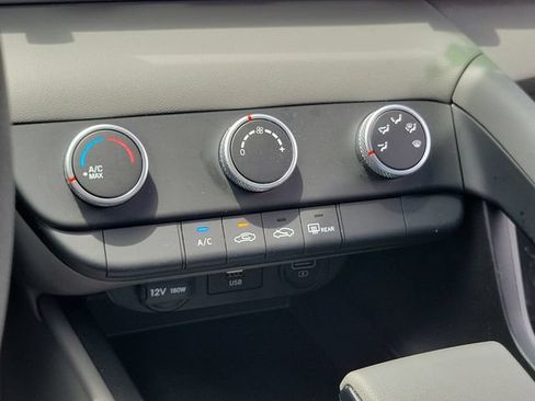 Certified 2023 Hyundai Elantra SE FWD image 27