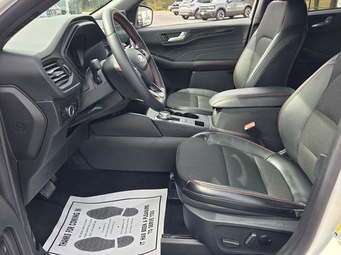 Used 2025 Ford Escape ST-Line w/ Tech Pack #1 FWD image 5